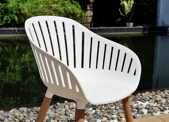 Leyland Table & Nassau White Armchairs