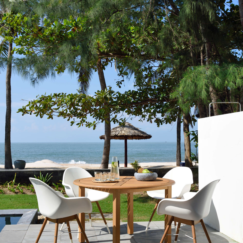 
                      
                        Oldbury Round Table and 4 Chamonix Carver Armchair Dining Set
                      
                    