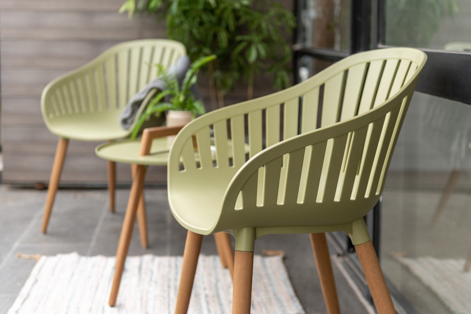 Carver armchair store