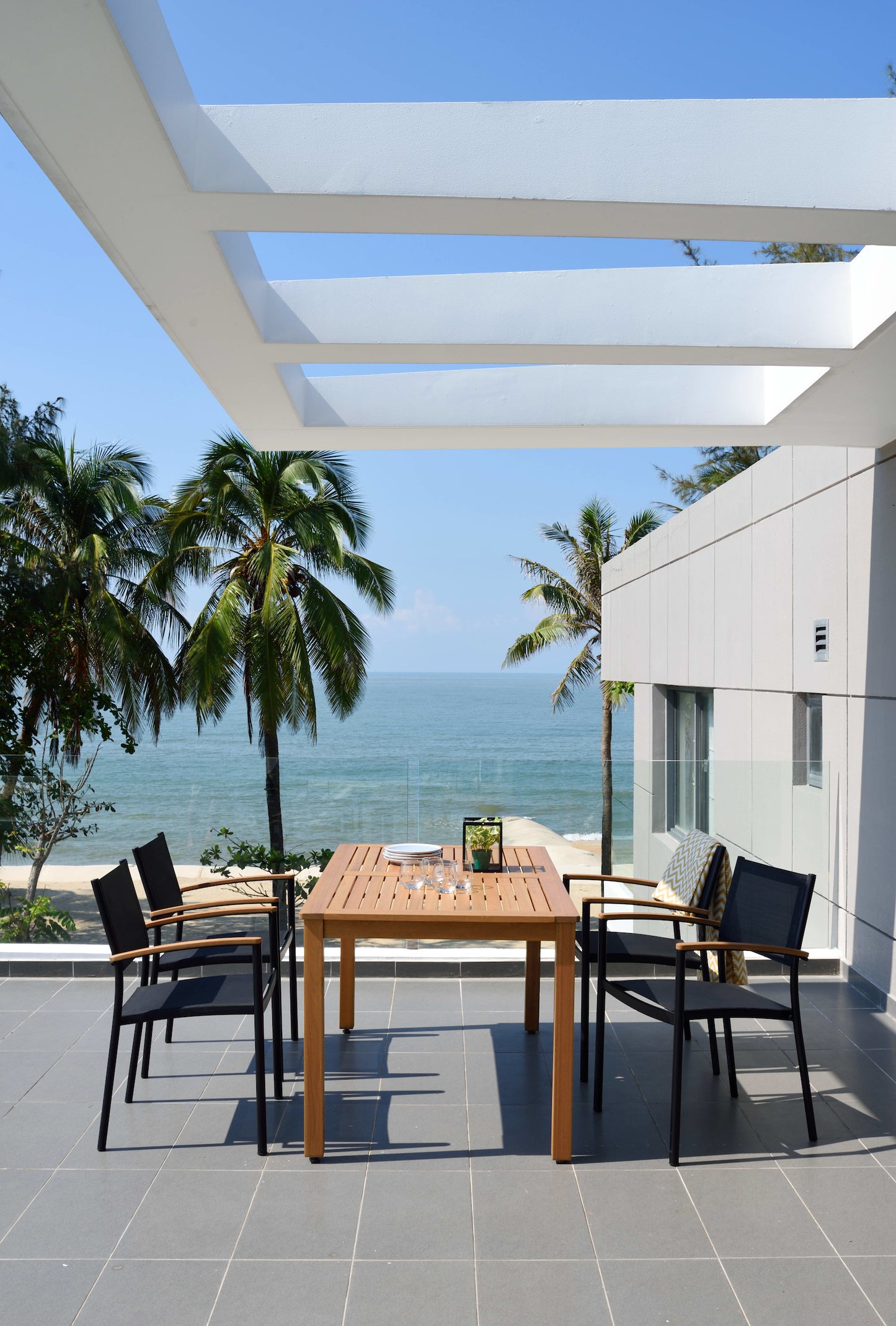 Orlando Rectangular Table and Vera Armchair Dining Set
